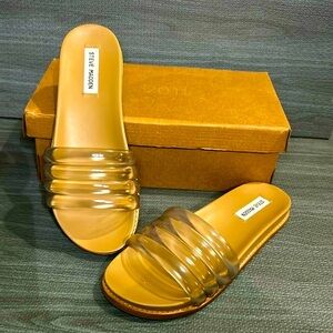 Steve Madden slip on slide sandal (clear)
